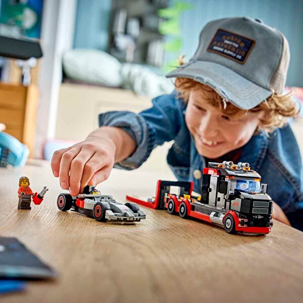 LEGO City Audi F1® Yarış Arabalı F1 Sergileme Kamyonu 60493