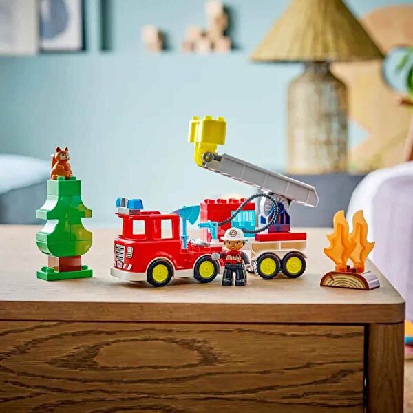 LEGO DUPLO Kasabası Hortumlu İtfaiye Aracı ve İtfaiyeci 10473