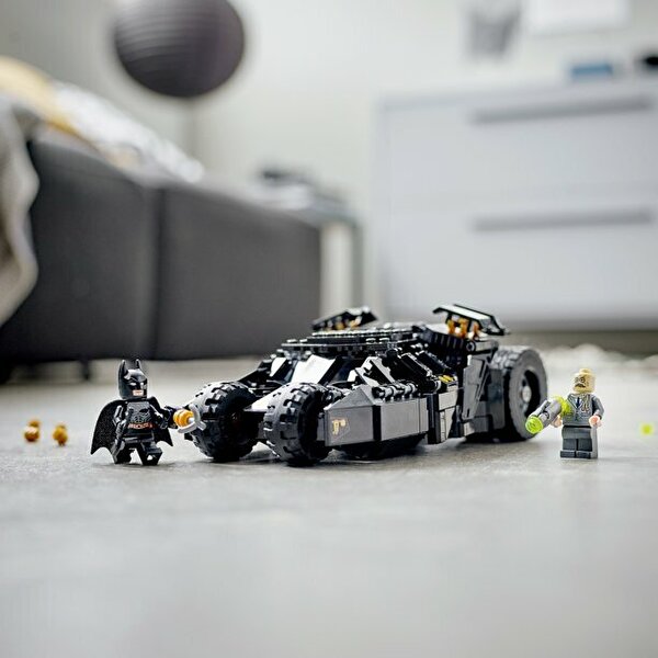 LEGO Batmobile Tumbler: Scarecrow Karşılaşması 76239