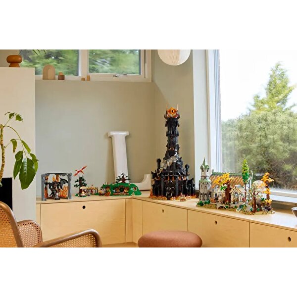 LEGO Icons Yüzüklerin Efendisi: Balrog Kitaplık Dekoru 10367