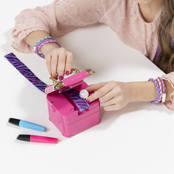 Cool Maker Hollywood Hair Studio