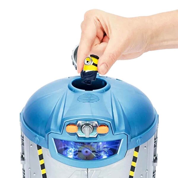 Minions DM4 Dönüşen Sürpriz Oyun Seti