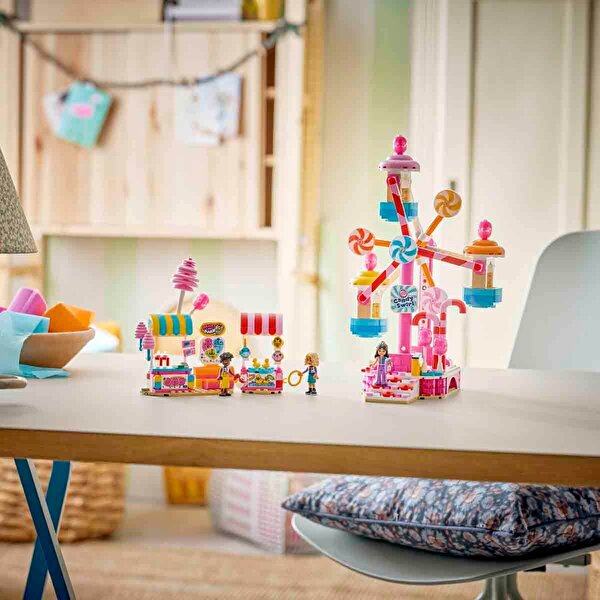 LEGO Friends Şeker ve Kapkek Dönme Dolabı Yapım Seti 42700