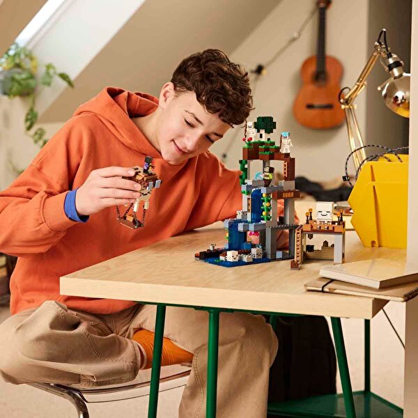 LEGO Minecraft Hortlak İstasyonu 21597