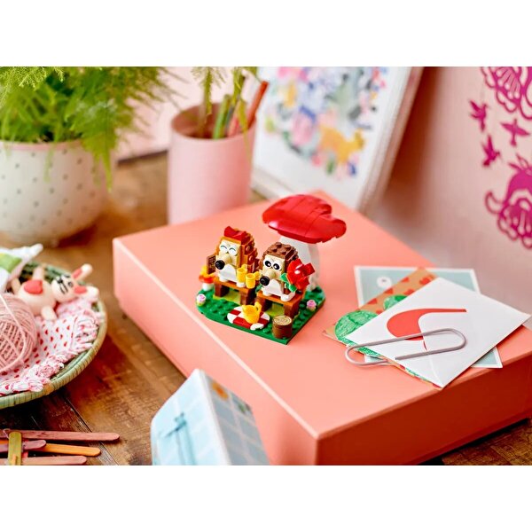 LEGO Iconic Kirpi Pikniği 40711