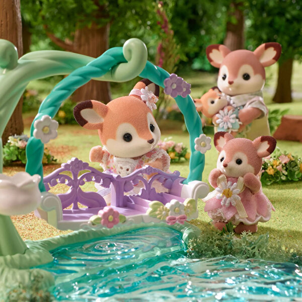 Sylvanian Families Geyik Bebeklerin Çiçekli Salıncak Seti