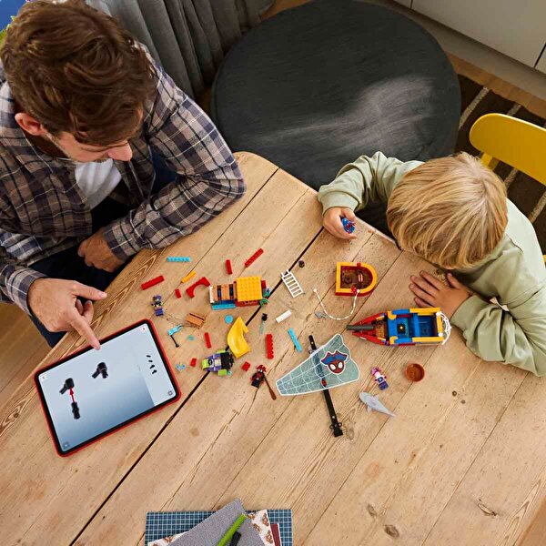 LEGO Marvel Spidey Takımı Korsan Gemisi 11208