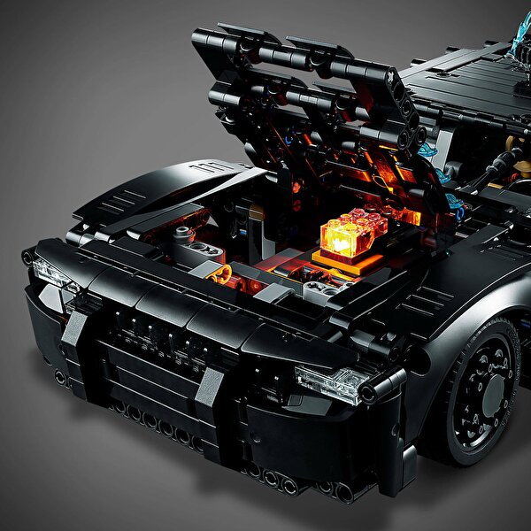 LEGO® Technic Batman Batmobil 42127