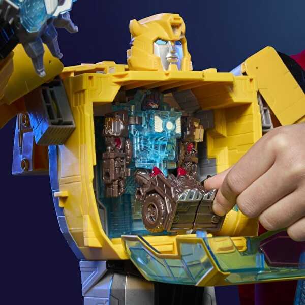 Transformers Cyberworld Power Spark Bumblebee Işıklı ve Sesli Dönüşen Robot G2451