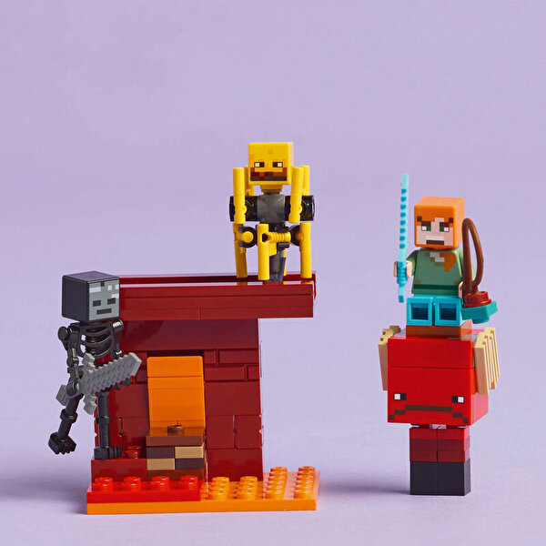 LEGO Minecraft Nether Lav Savaşı 21266