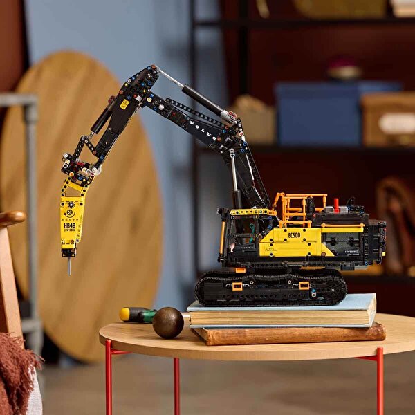 LEGO Technic Volvo EC500 Hybrid Ekskavatör 42215