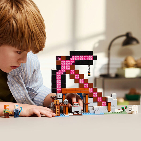 LEGO Minecraft Kazma Madeni 21277