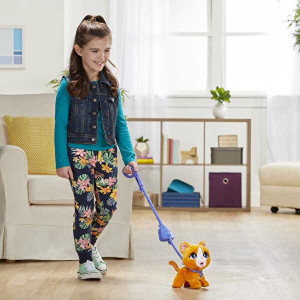 Fur Real Yürüyen Çiş Yapan Dostlarım E8949