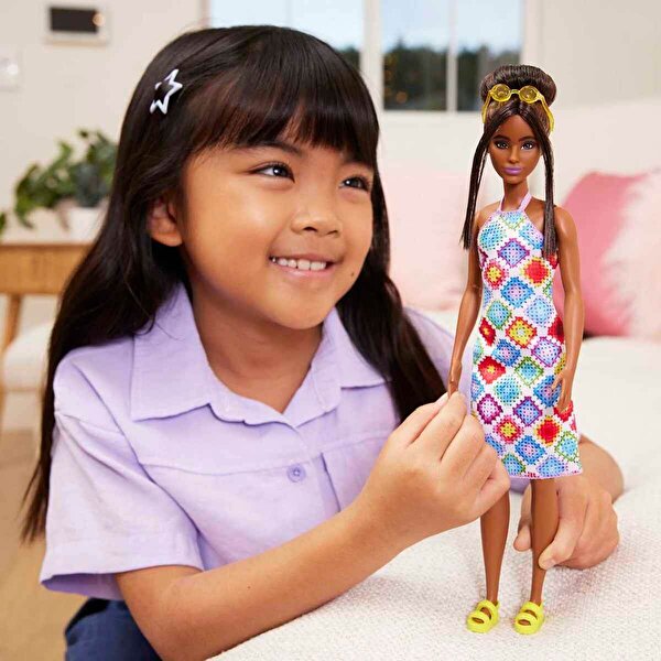 Barbie Fashionistas Bebeği HJT07