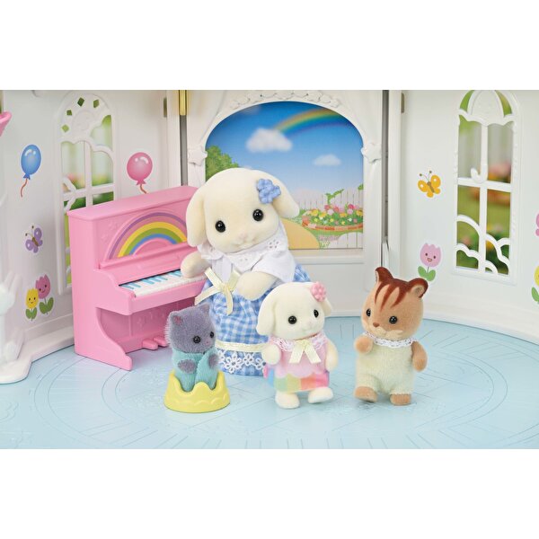 Sylvanian Families Güneşli Anaokulu Şatosu