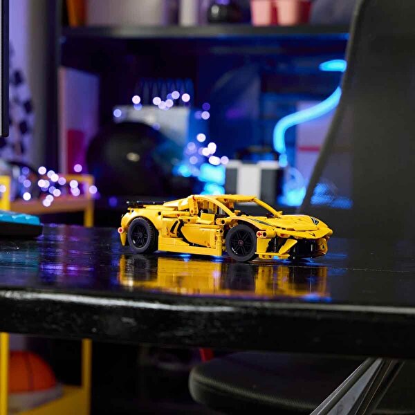 LEGO Technic Chevrolet Corvette Stingray 42205