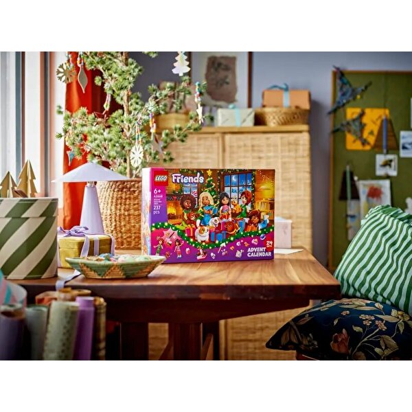 LEGO Friends 2025 Yılbaşı Takvimi 42668
