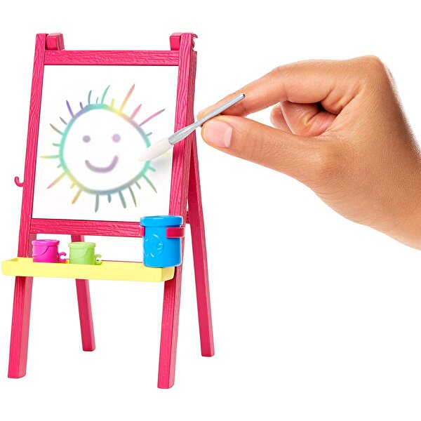 Barbie ve Meslekleri Oyun Setleri Resim Öğretmeni Sarı Saçlı GJM29