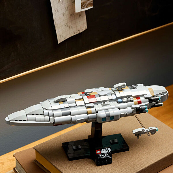 LEGO Star Wars Home One Starcruiser 75405