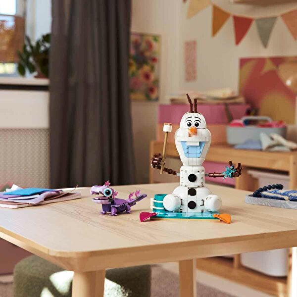 LEGO Disney Karlar Ülkesi Olaf ve Bruni'nin Piknik Eğlencesi 43287