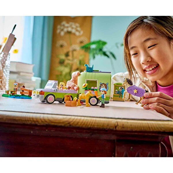 LEGO Friends At ve Tay Römorku 42695