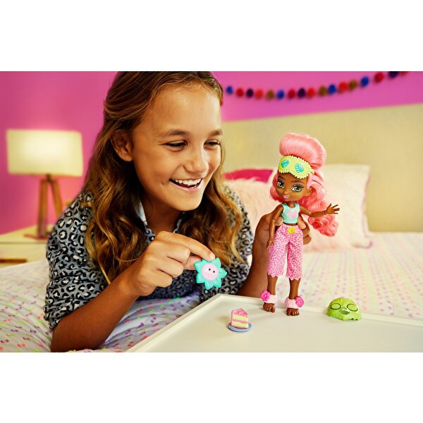 Cave Club Pijama Partisi Oyun Setleri Pembe Saclı Bebek GTH03