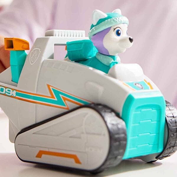 Paw Patrol Everest Figürü ve Kar Küreme Aracı