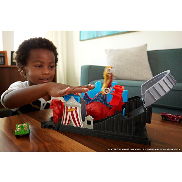 Hot Wheels Şehirde Yaratık Macerası Oyun Seti Serisi Dino Parkur Yarışı GBF93