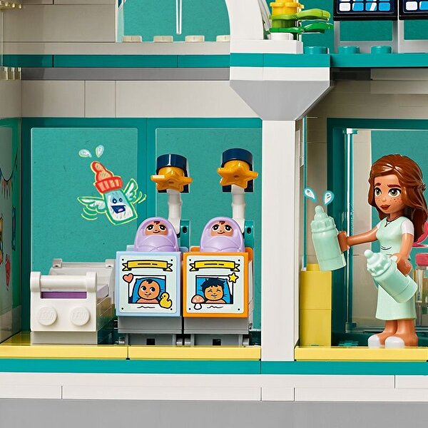 LEGO Friends Heartlake City Hastanesi 42621