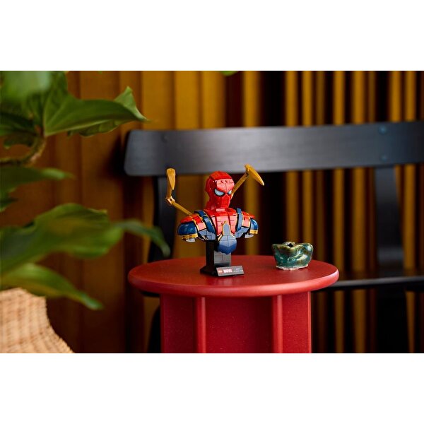 LEGO Marvel Iron Örümcek Adam Büstü 76326