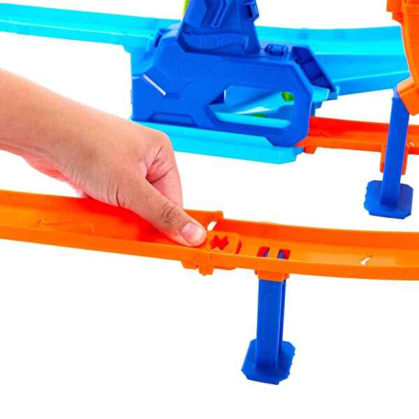 Hot Wheels Stunt Tracks Dolambaçlı Akrobatik Hız Pisti JHK73