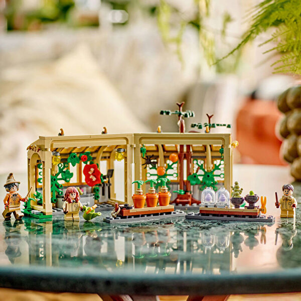 LEGO Harry Potter Hogwarts Şatosu: Bitkibilim Dersi 76445
