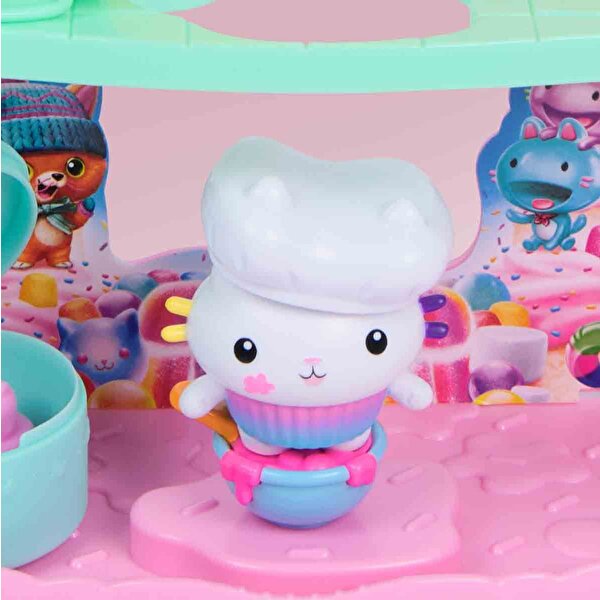 Gabby's Dollhouse Oyun Seti̇ Cakey's Sprinkle Cake-tastic Kitchen