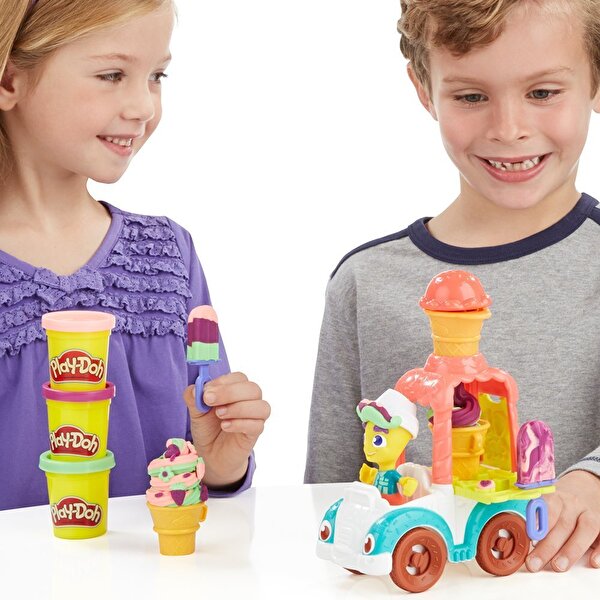 Play-Doh Town Dondurma Arabası