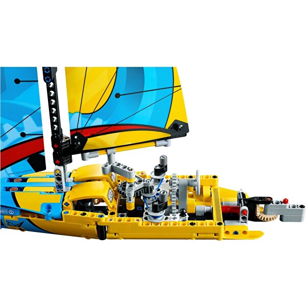 LEGO® Technic Yarış Yatı 42074