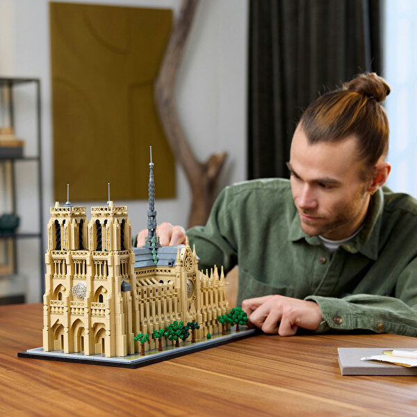 LEGO Architecture Notre Dame Katedrali 21061