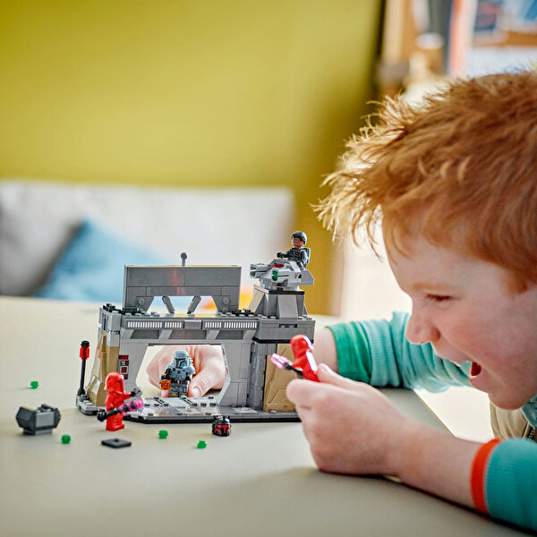 LEGO Star Wars Paz Vizsla ve Moff Gideon Savaşı 75386