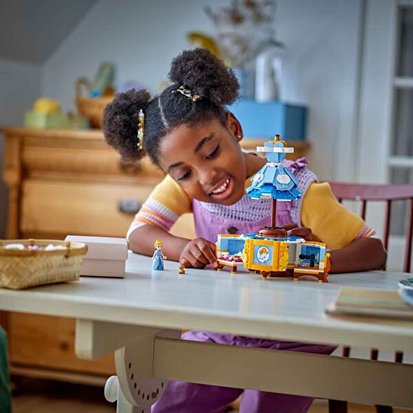 LEGO Disney Princess Sindirella'nın Elbisesi 43266