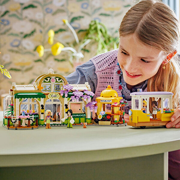 LEGO Friends Bitki Kafe ve Çiçekçi Dükkanı 42671