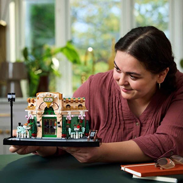 LEGO Icons French Cafe 10362