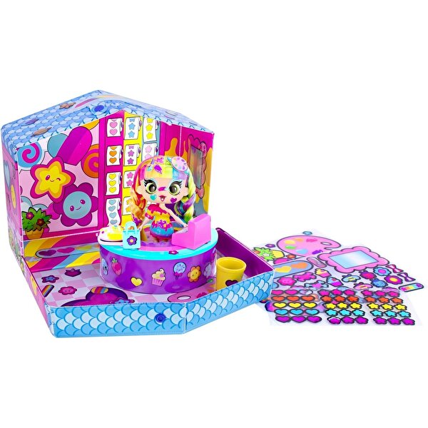 Decora Girlz Bebeği ve Sticker Store Oyun Seti