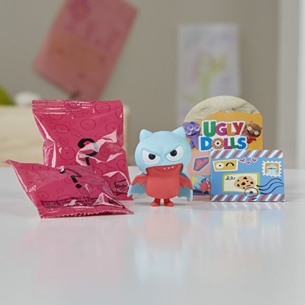 Uglydolls Sürpriz Kostümlü Bebek Super Lucky Bat E4543