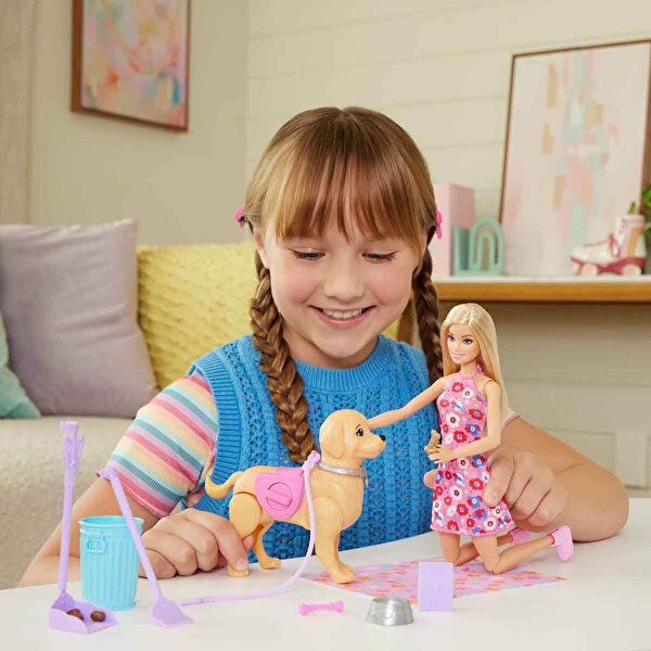 Barbie Malibu ve Köpeği ile Yürüyüş Zamanı Oyun Seti JJB46