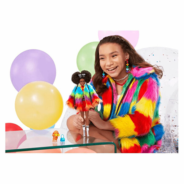 Barbie Extra Renkli Ceketli Bebek GVR04