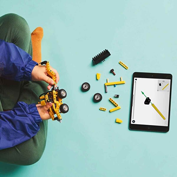 LEGO Technic Kazıcı Yükleyici 42197