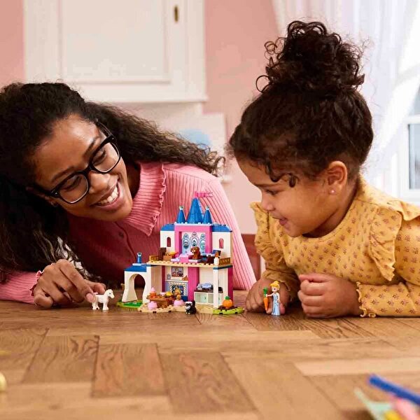 LEGO Disney Princess Sindirella Hayvan Dosları Şatosu 43283