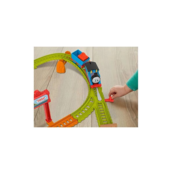 Thomas ve Arkadaşları Motorlu Tren Seti Thomas Wobble Track HPN56