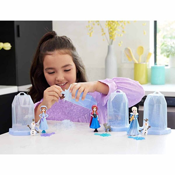 Disney Karlar Ükesi Snow Reveal Renk Değiştiren Prenses Bebekler HRN77