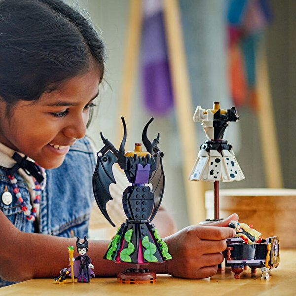 LEGO Malefiz'in ve Cruella De Vil'in Elbiseleri 43262