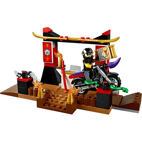 LEGO® Juniors Zane'in Ninja Teknesi Takibi